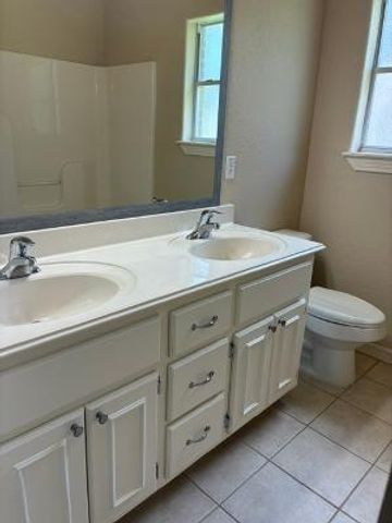 910 Old Angleton Road, Clute, TX 77531
