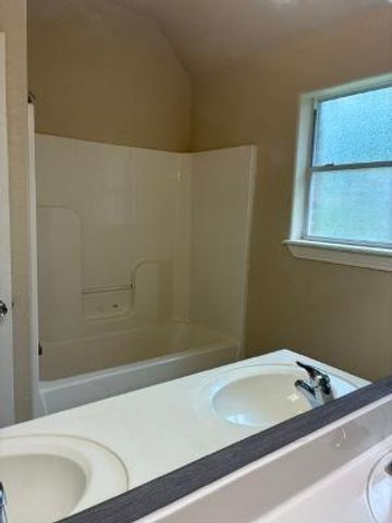 910 Old Angleton Road, Clute, TX 77531