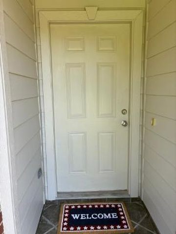 910 Old Angleton Road, Clute, TX 77531