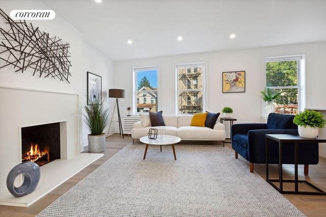 14809 Northern Blvd Apt 4E, New York City, NY 11354