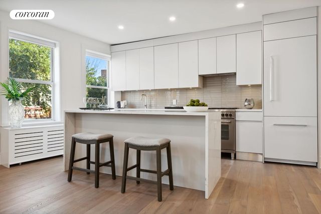 14809 Northern Blvd Apt 4E, New York City, NY 11354