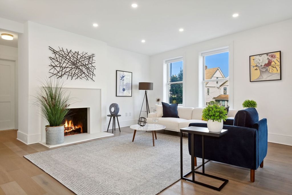14809 Northern Blvd Apt 4E, New York City, NY 11354