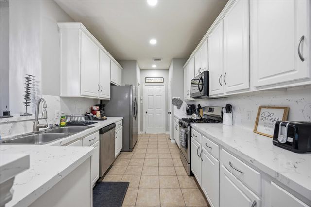 71 Summerhaze Cir, The Woodlands, TX 77382
