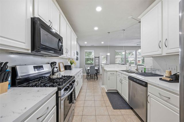 71 Summerhaze Cir, The Woodlands, TX 77382