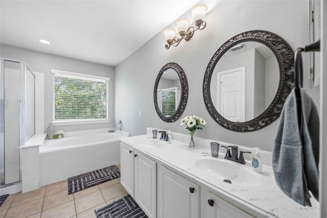71 Summerhaze Cir, The Woodlands, TX 77382