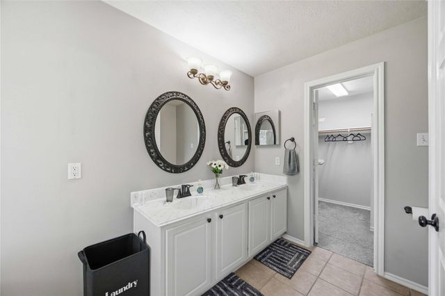 71 Summerhaze Cir, The Woodlands, TX 77382
