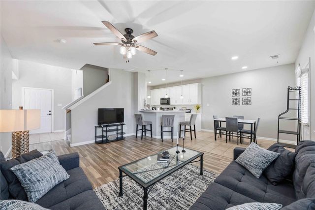 71 Summerhaze Cir, The Woodlands, TX 77382