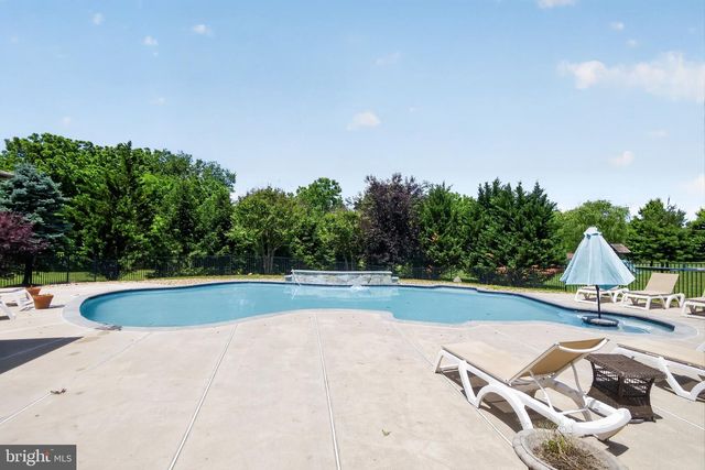 39260 CHARLES TOWN PIKE, Hamilton, VA 20158