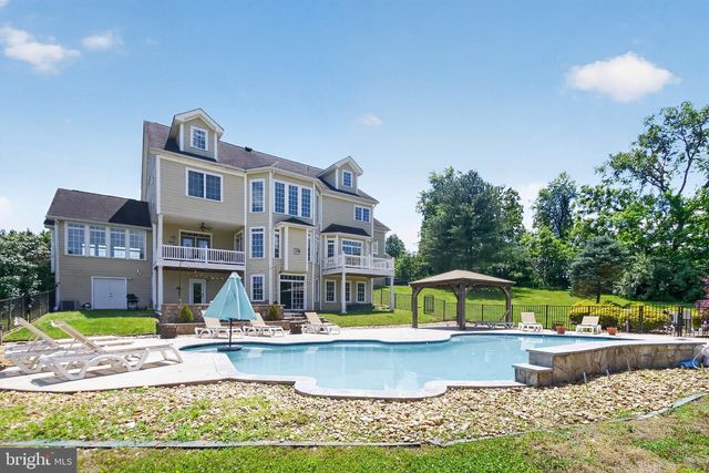 39260 CHARLES TOWN PIKE, Hamilton, VA 20158