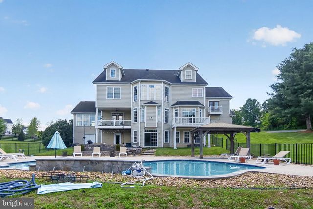 39260 CHARLES TOWN PIKE, Hamilton, VA 20158