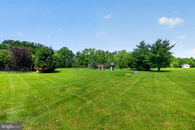39260 CHARLES TOWN PIKE, Hamilton, VA 20158