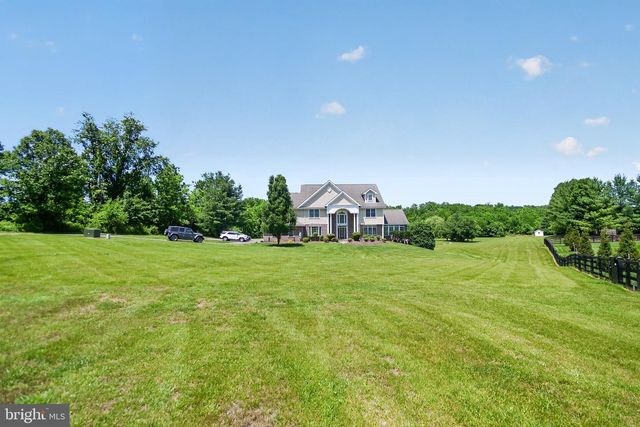 39260 CHARLES TOWN PIKE, Hamilton, VA 20158