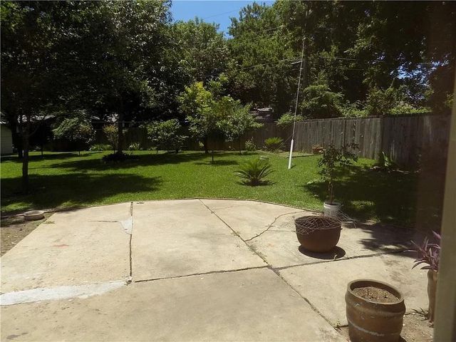 8402 Leesburg CIR, Austin, TX 78758