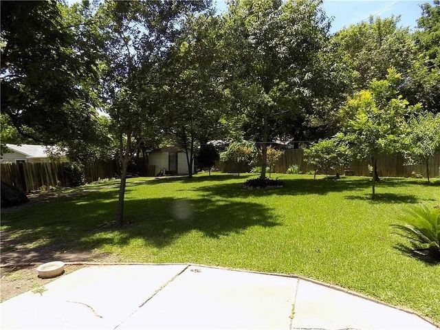 8402 Leesburg CIR, Austin, TX 78758