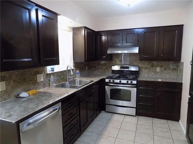 8402 Leesburg CIR, Austin, TX 78758