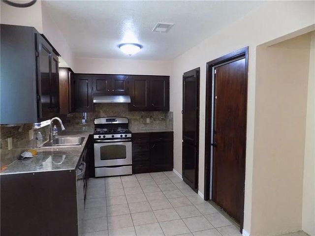 8402 Leesburg CIR, Austin, TX 78758