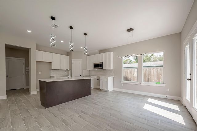 8128 Chateau Street, Houston, TX 77028
