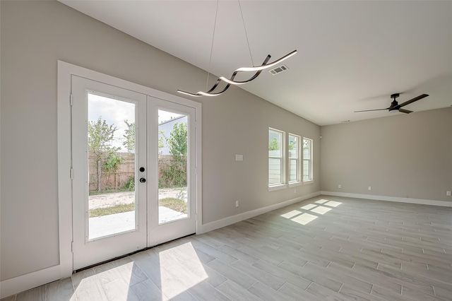 8128 Chateau Street, Houston, TX 77028