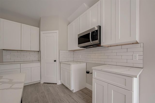 8128 Chateau Street, Houston, TX 77028