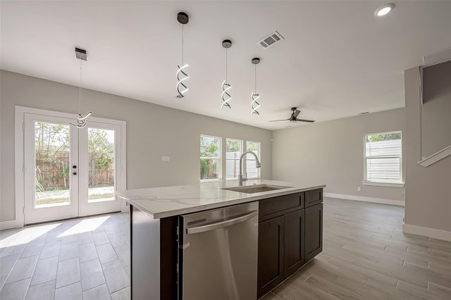 8128 Chateau Street, Houston, TX 77028