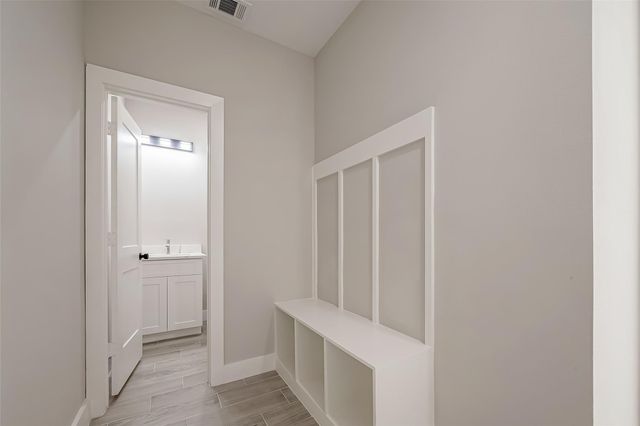 8128 Chateau Street, Houston, TX 77028