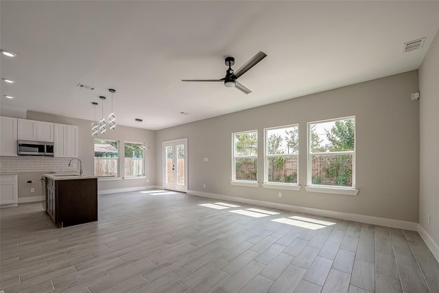8128 Chateau Street, Houston, TX 77028
