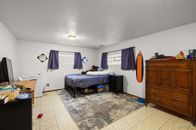 2511 Reav Tel Court, St Louis, MO 63125