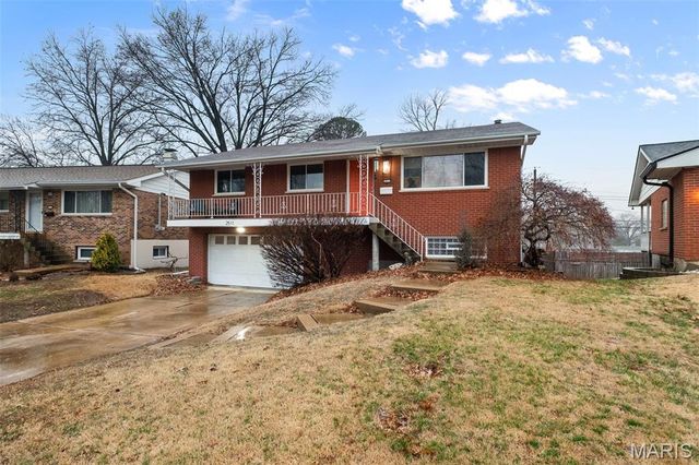 2511 Reav Tel Court, St Louis, MO 63125