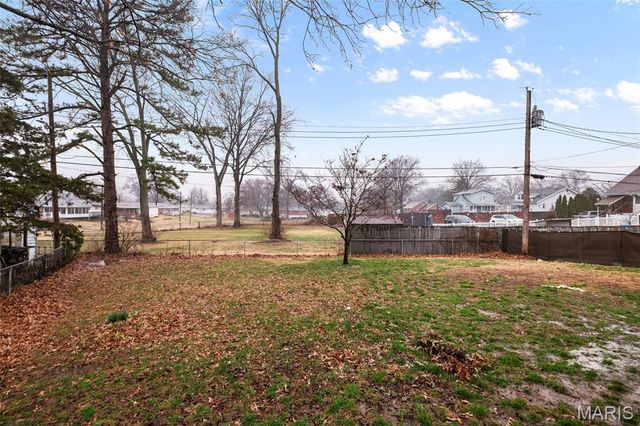 2511 Reav Tel Court, St Louis, MO 63125