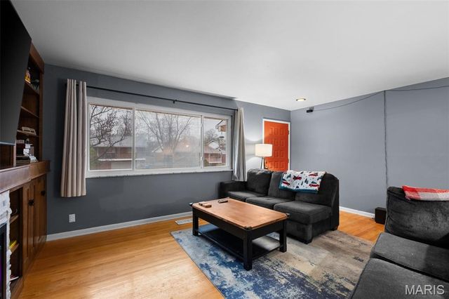 2511 Reav Tel Court, St Louis, MO 63125