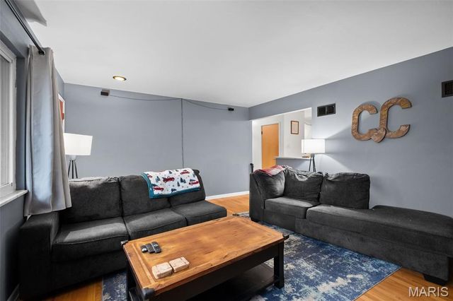 2511 Reav Tel Court, St Louis, MO 63125