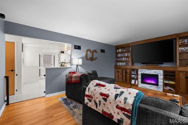 2511 Reav Tel Court, St Louis, MO 63125