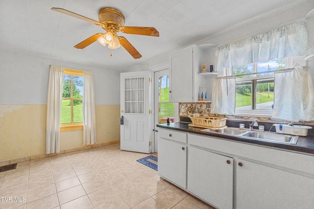 324 East Church Street, Greeneville, TN 37745