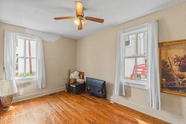 324 East Church Street, Greeneville, TN 37745