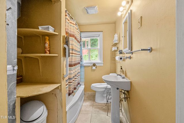 324 East Church Street, Greeneville, TN 37745