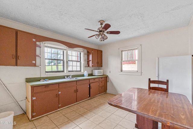 324 East Church Street, Greeneville, TN 37745