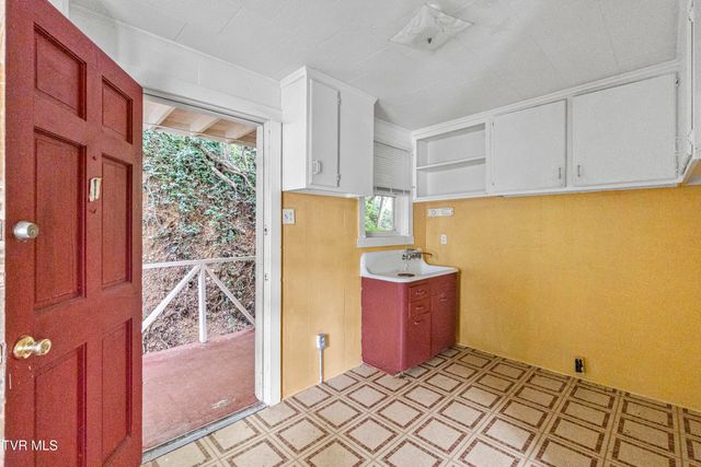 324 East Church Street, Greeneville, TN 37745