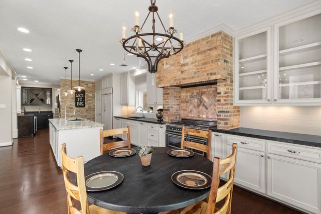 3 Regent Court, Sugar Land, TX 77478