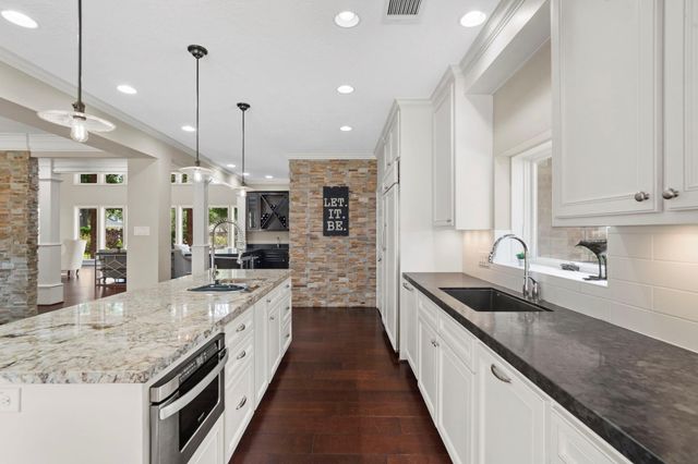3 Regent Court, Sugar Land, TX 77478