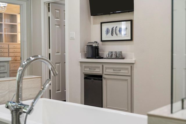 3 Regent Court, Sugar Land, TX 77478
