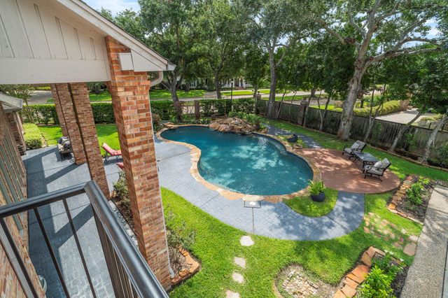 3 Regent Court, Sugar Land, TX 77478
