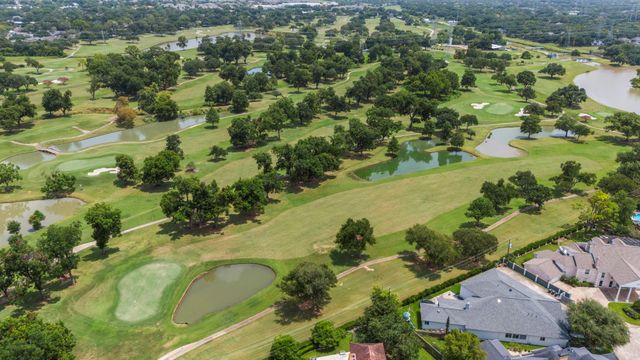 3 Regent Court, Sugar Land, TX 77478