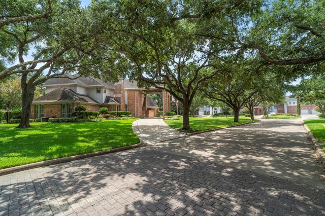3 Regent Court, Sugar Land, TX 77478