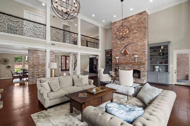 3 Regent Court, Sugar Land, TX 77478