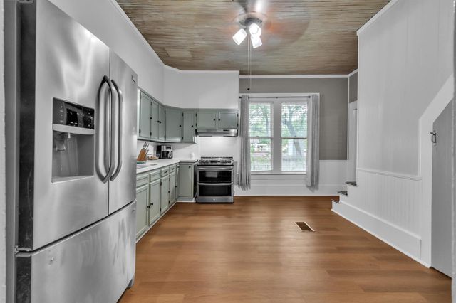 262 W Richmond ST, Giddings, TX 78942