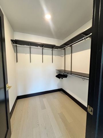 395 Alewife Brook Pkwy 2H, Somerville, MA 02144