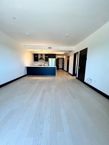 395 Alewife Brook Pkwy 2H, Somerville, MA 02144