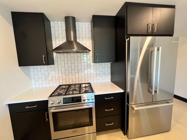 395 Alewife Brook Pkwy 2H, Somerville, MA 02144