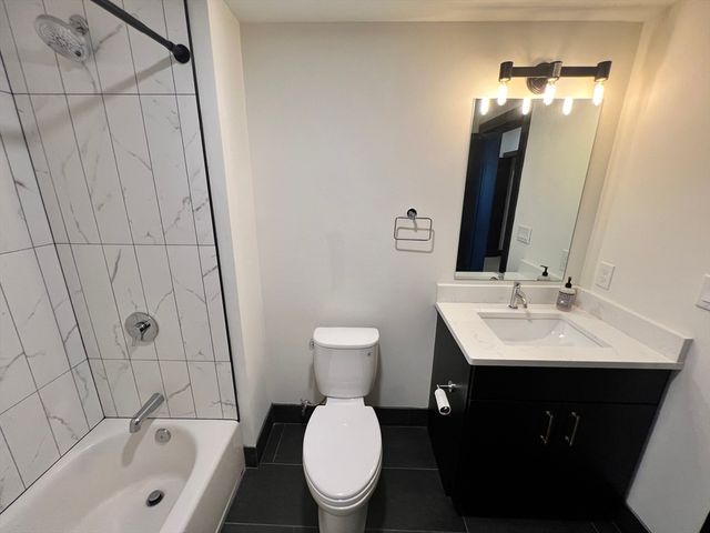 395 Alewife Brook Pkwy 2H, Somerville, MA 02144