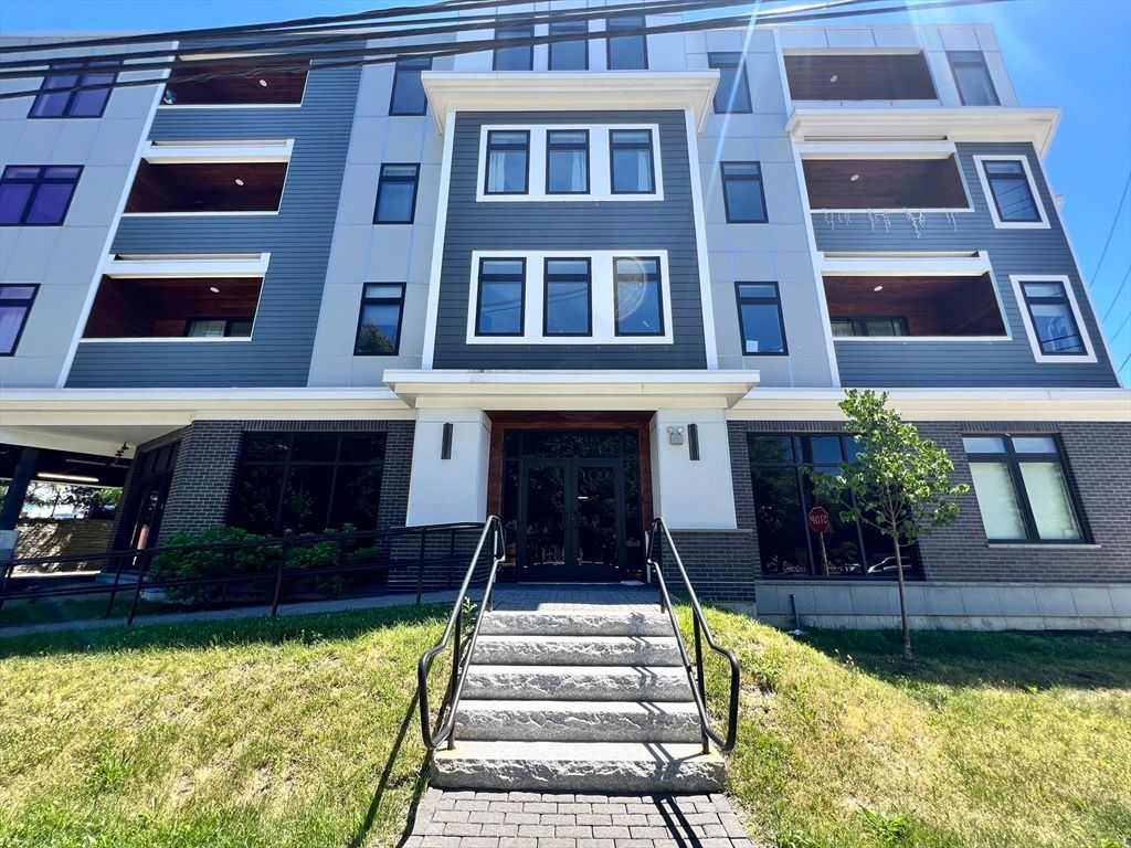 395 Alewife Brook Pkwy 2H, Somerville, MA 02144